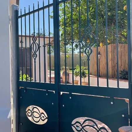 Profumo Di Limoni Vacation פרוסידה